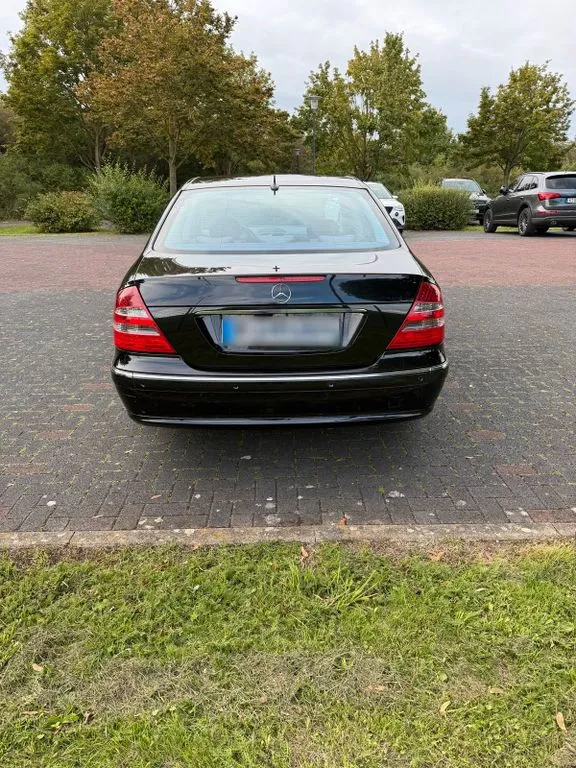 Mercedes-Benz E 280