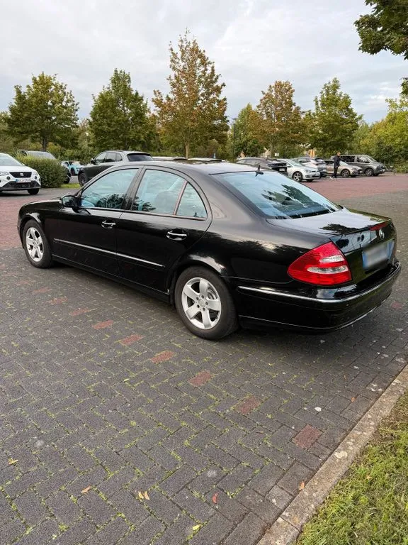 Mercedes-Benz E 280