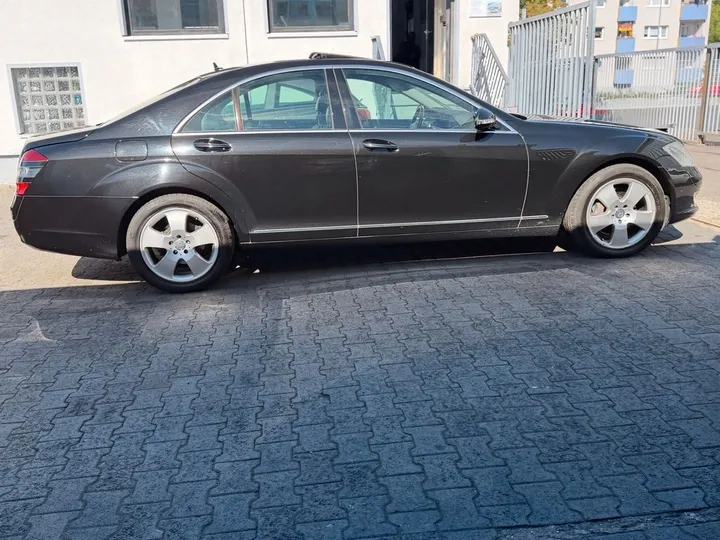 Mercedes-Benz S 320