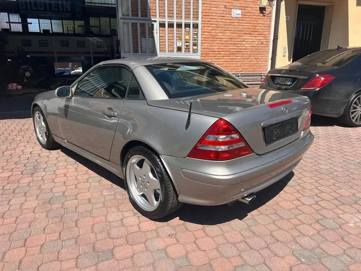 Mercedes-Benz SLK 320