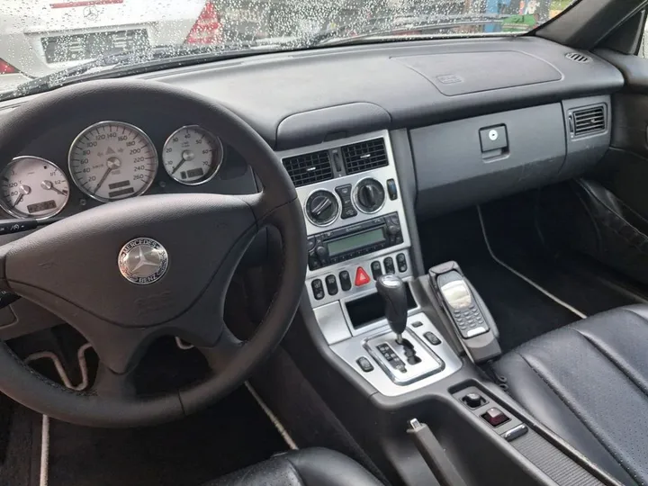 Mercedes-Benz SLK 320