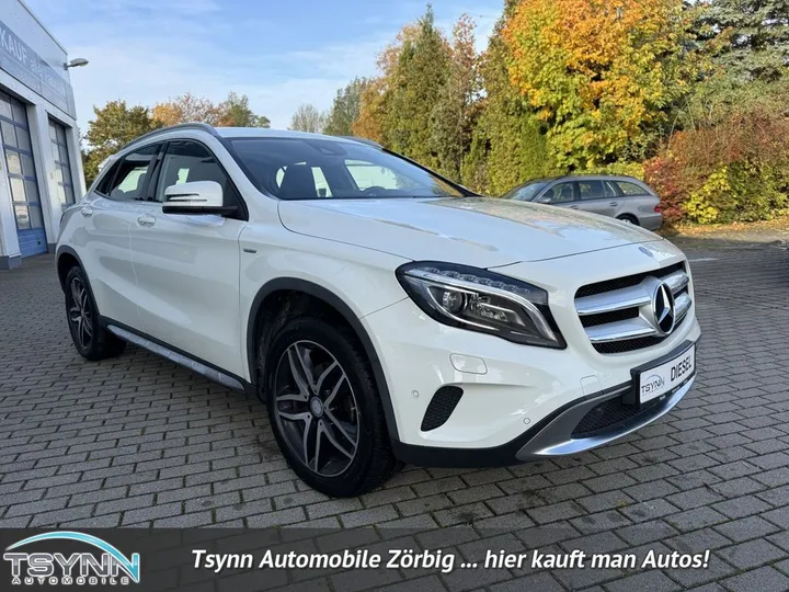 Mercedes-Benz GLA 200
