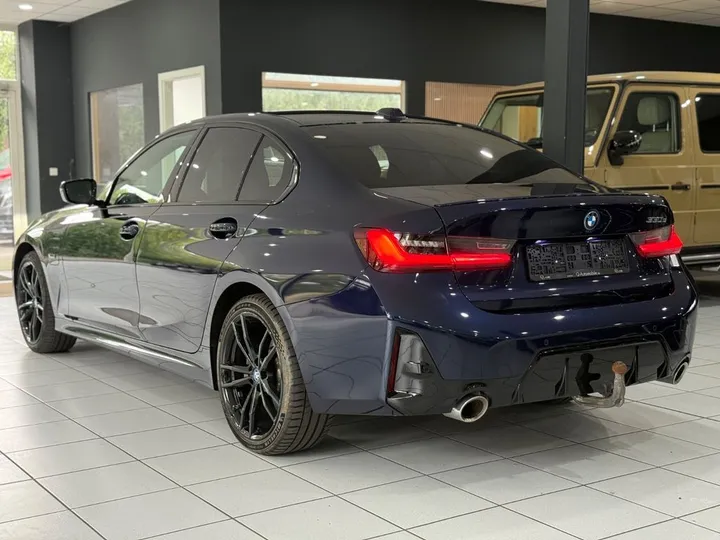 BMW 330