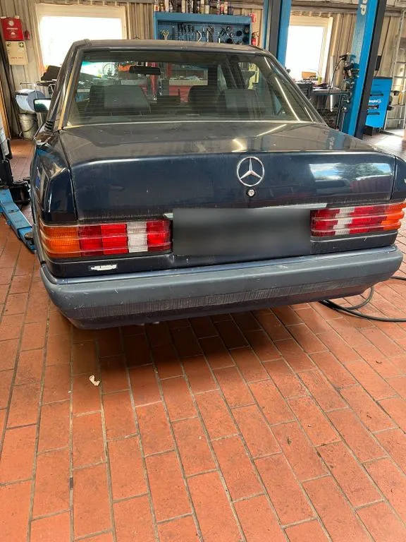 Mercedes-Benz 190