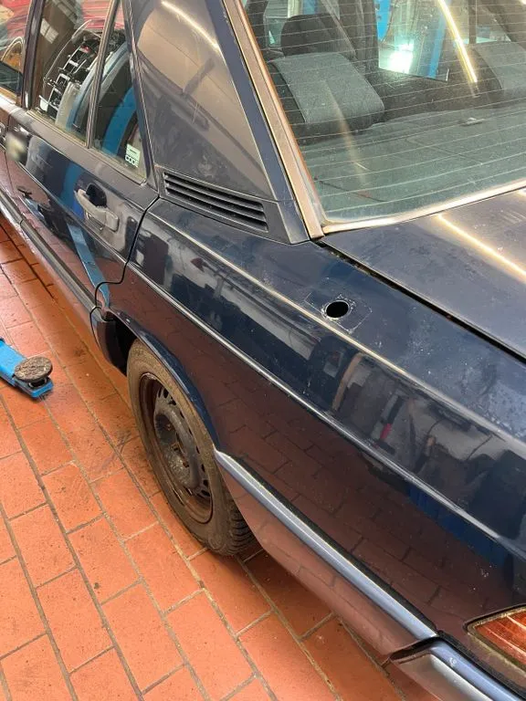 Mercedes-Benz 190
