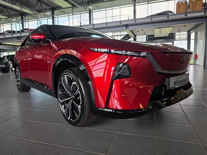 Mazda CX-6e