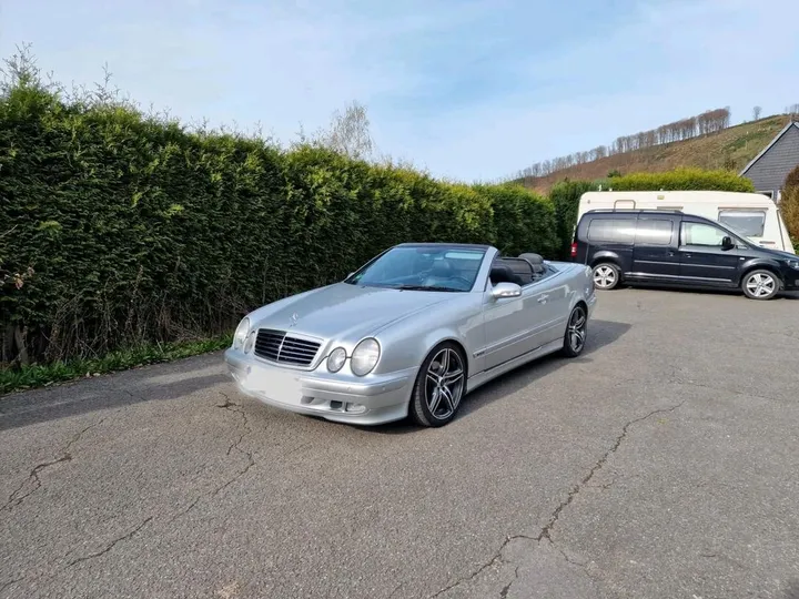 Mercedes-Benz CLK 230