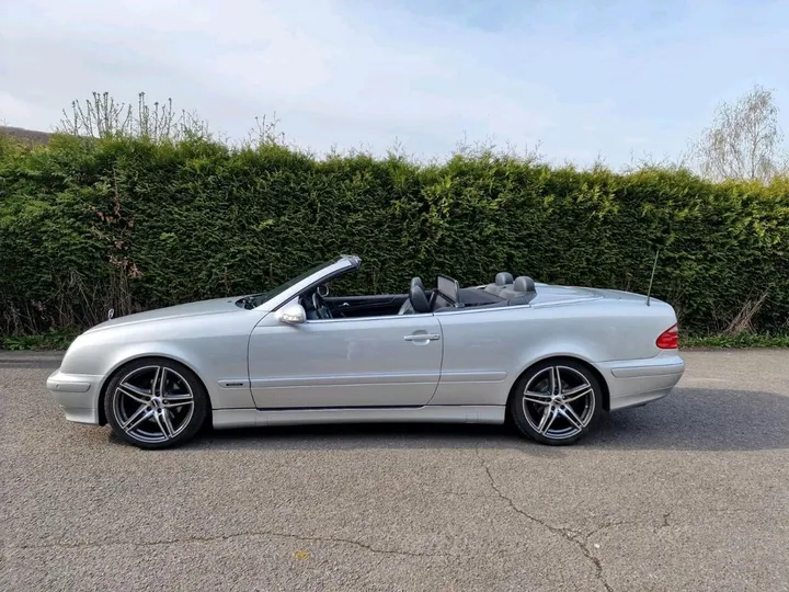 Mercedes-Benz CLK 230