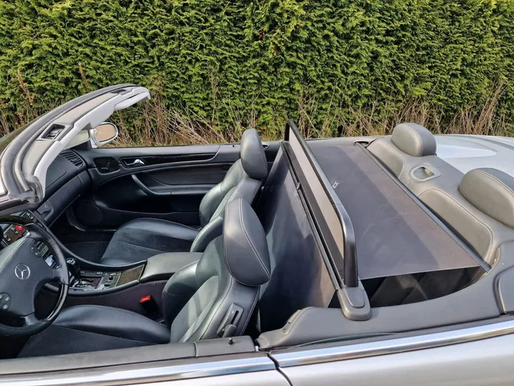 Mercedes-Benz CLK 230