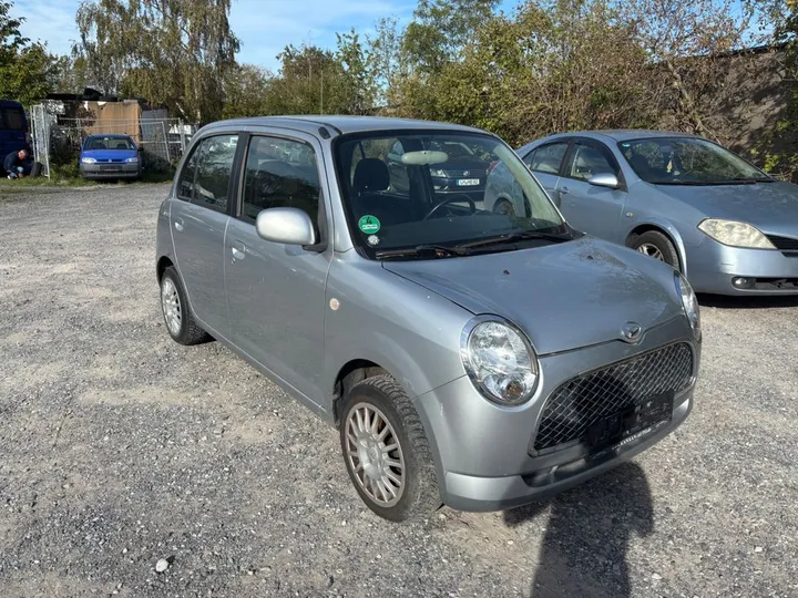 Daihatsu TREVIS