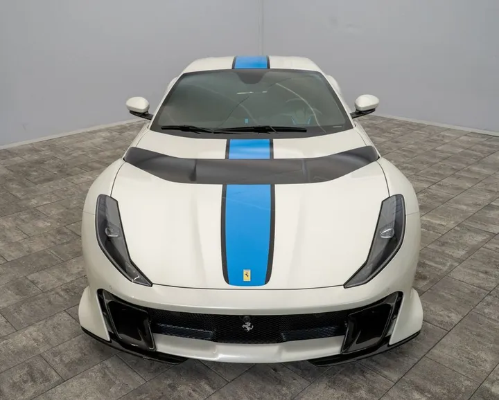 Ferrari 812