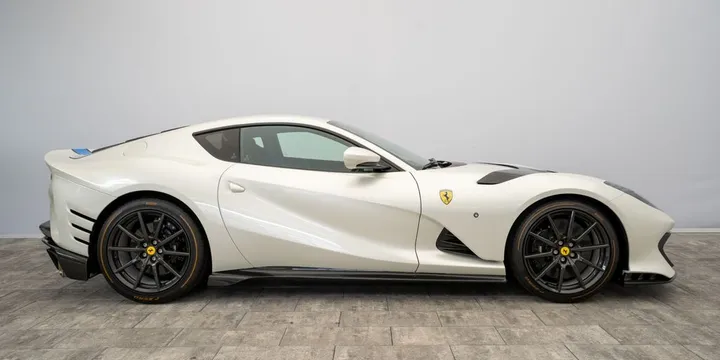 Ferrari 812