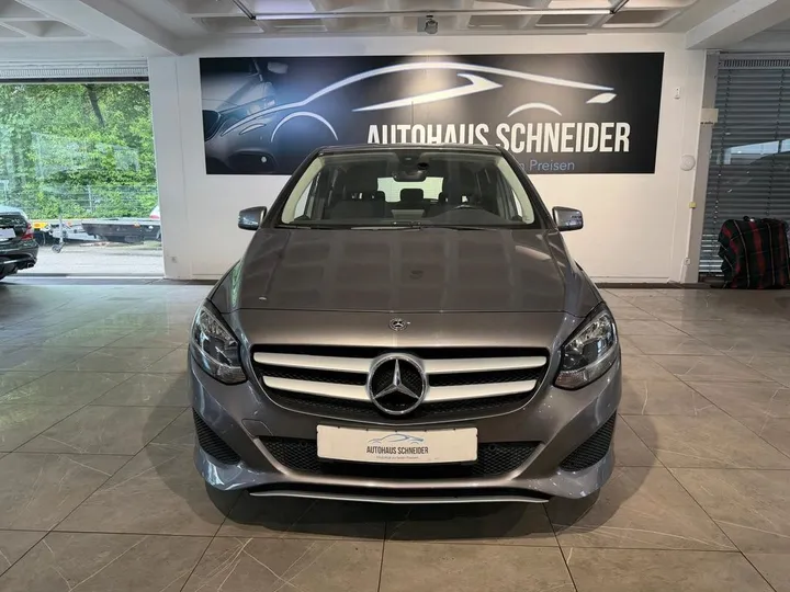 Mercedes-Benz B 220