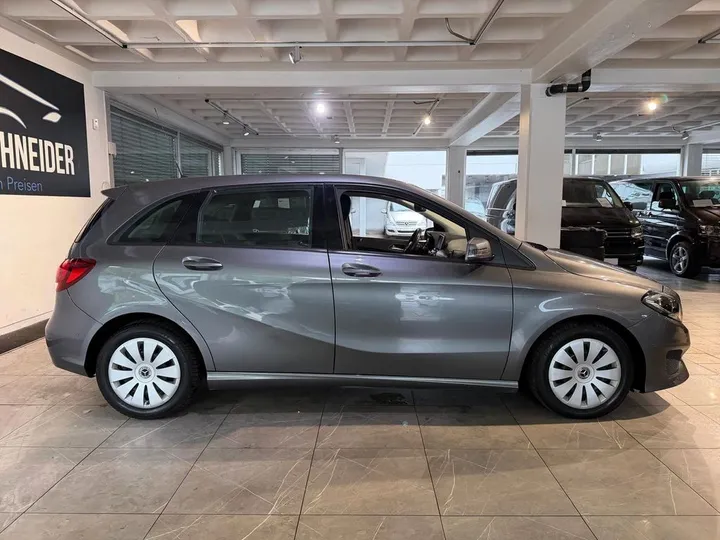 Mercedes-Benz B 220
