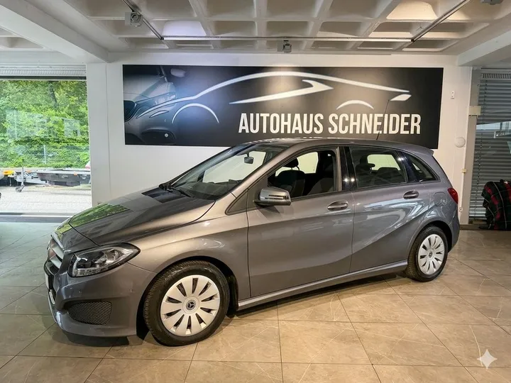 Mercedes-Benz B 220