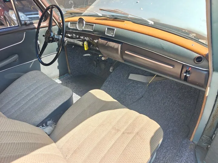 Mercedes-Benz 190