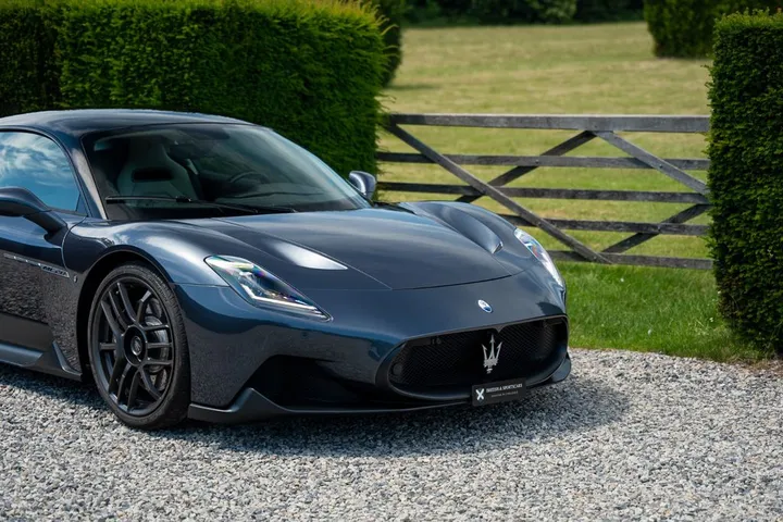 Maserati MC20