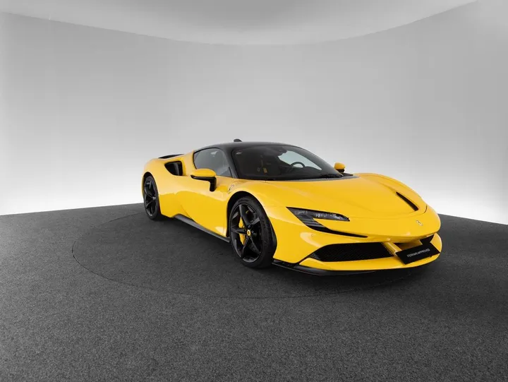 Ferrari SF90
