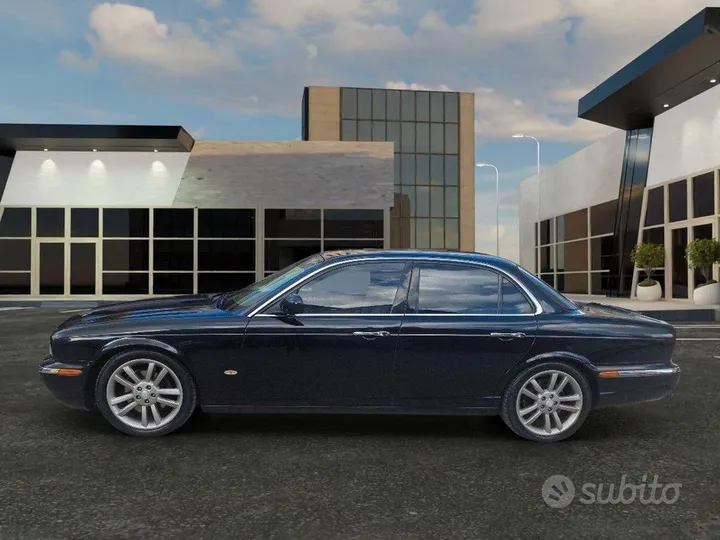 Jaguar XJ