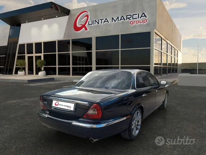 Jaguar XJ