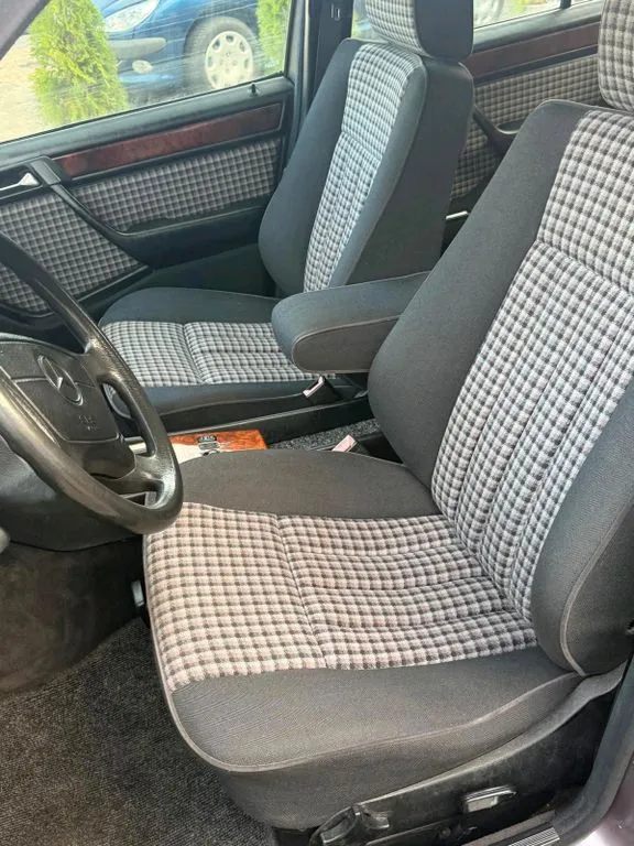 Mercedes-Benz 300