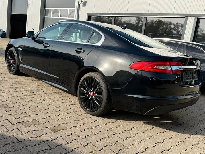 Jaguar XF