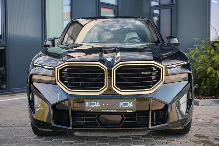 BMW XM
