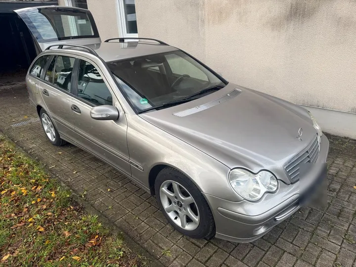 Mercedes-Benz C 220