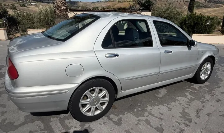 Lancia Lybra