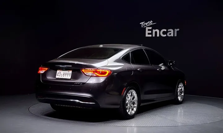 Chrysler 200