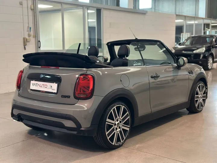 MINI Cooper Cabrio
