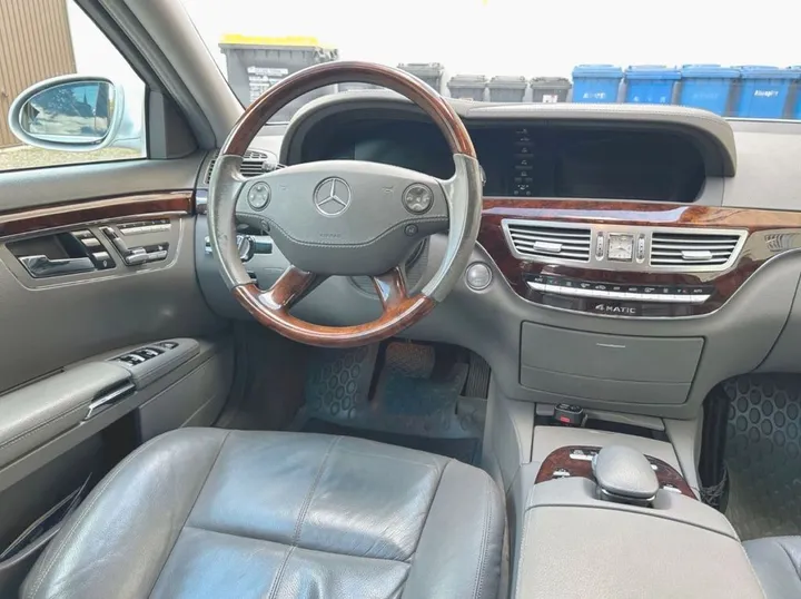 Mercedes-Benz S 320