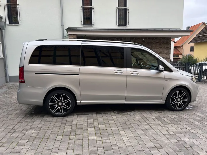 Mercedes-Benz V 250
