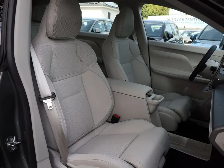 Volvo EX60
