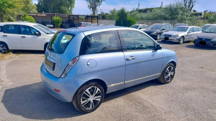 Lancia Ypsilon