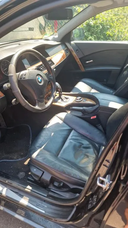 BMW 525