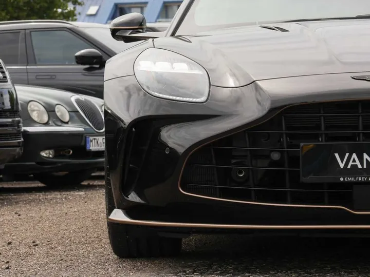 Aston Martin V8 Vantage