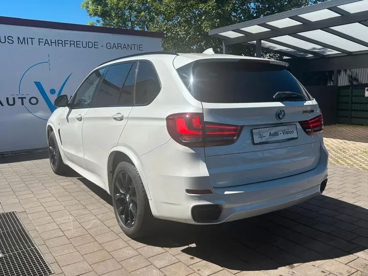BMW X5 M50