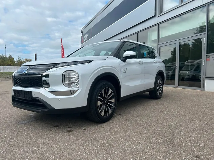 Mitsubishi Plug-in Hybrid Outlander