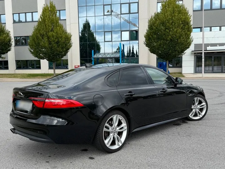 Jaguar XF