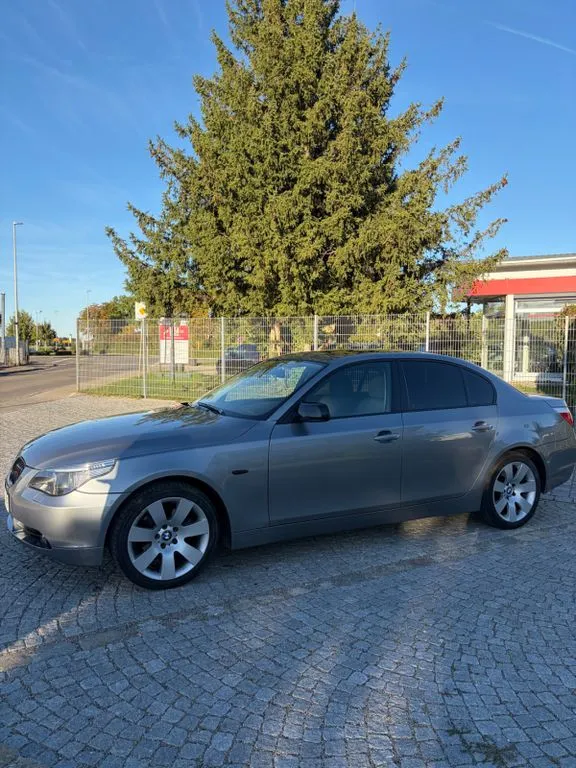 BMW 525