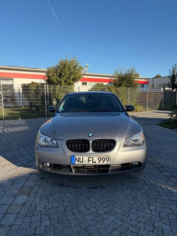 BMW 525