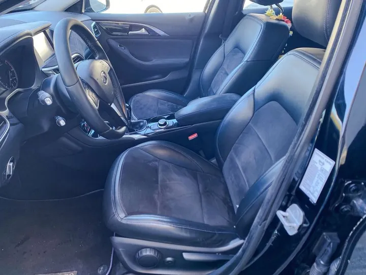 Infiniti Q30