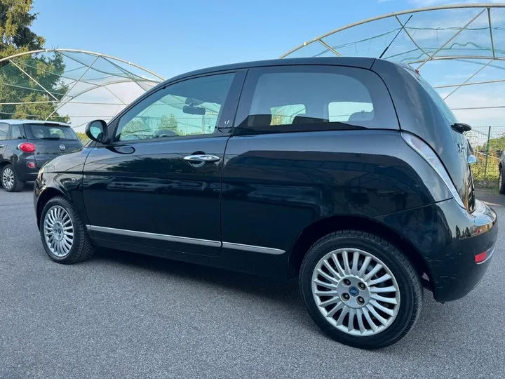 Lancia Ypsilon