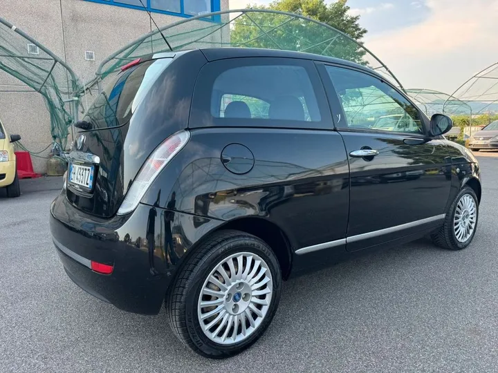Lancia Ypsilon