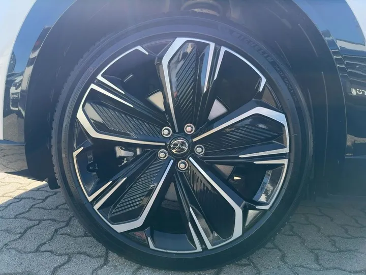 Mazda CX-6e