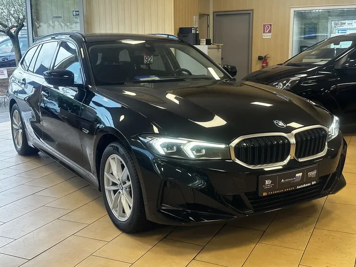 BMW 330