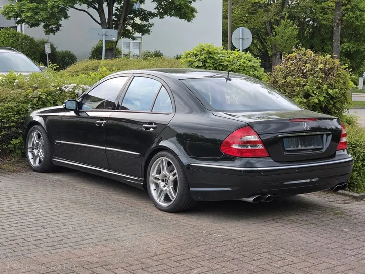 Mercedes-Benz E 55 AMG