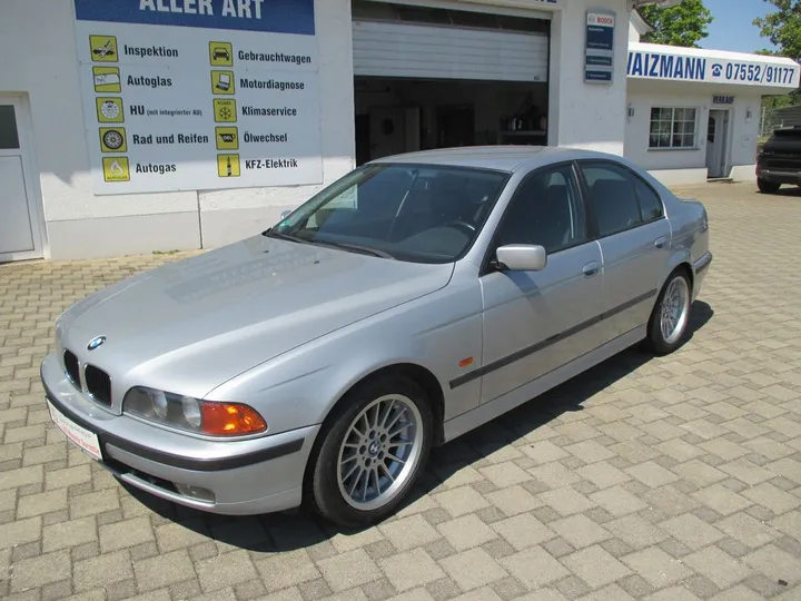 BMW 528