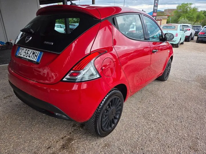 Lancia Ypsilon